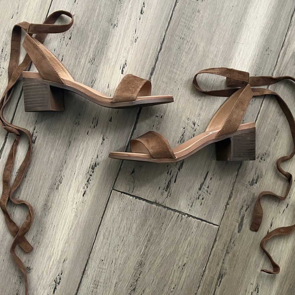 Steve Madden Free People Strappy Chestnut Suede Ankle wrap sandal 7.5